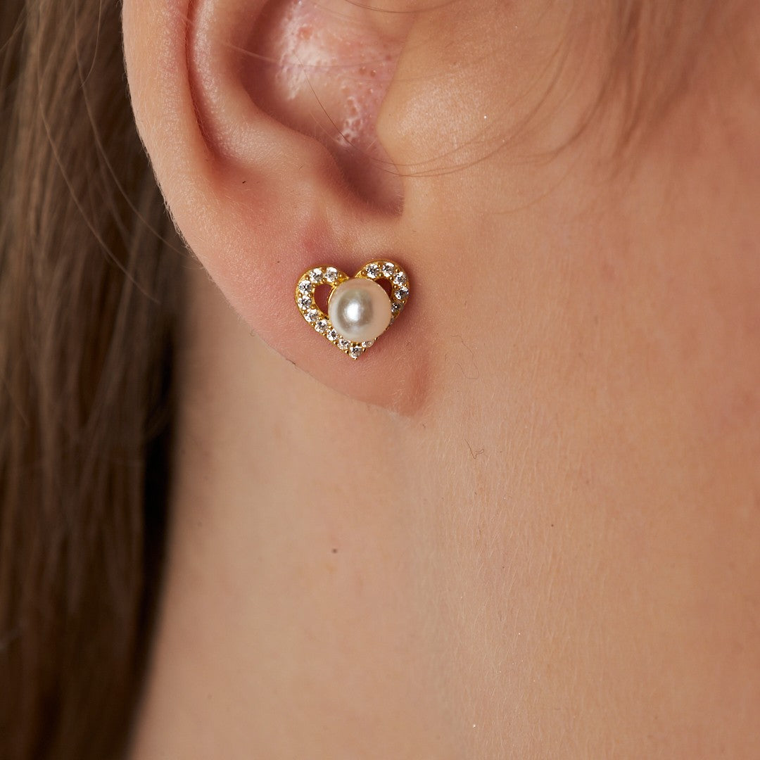 pearl earrings with heart