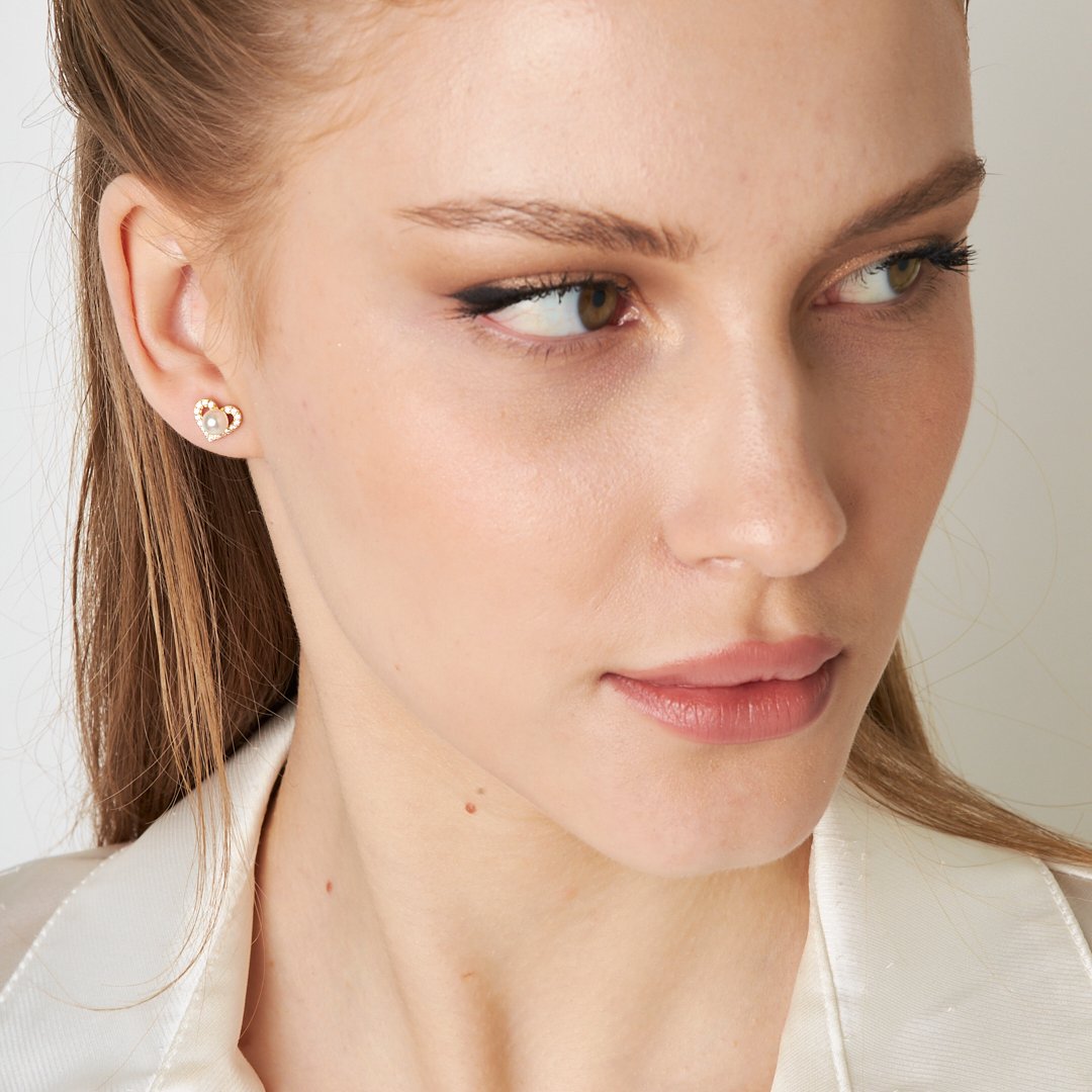 pearl earrings with heart