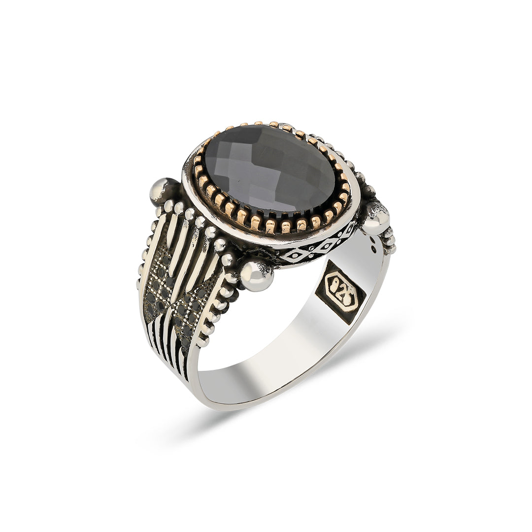 Classic model ring with black stones