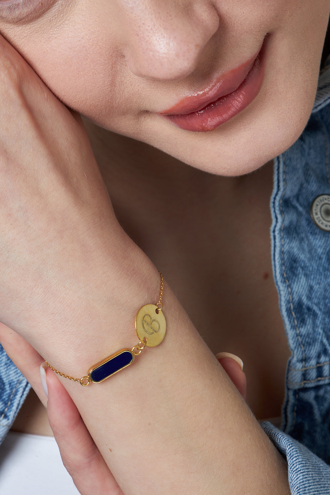 Buntes Teller Buchstaben Armband