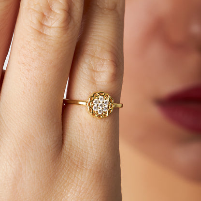 Daisy model ring