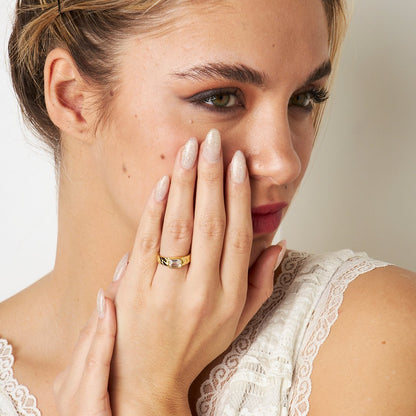 ring with baguette stone pattern