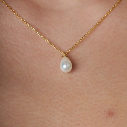 drop pearl necklace